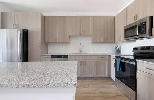 Scofield Farms Apartment | Landing | Amazing 1BD, Gym, Pool