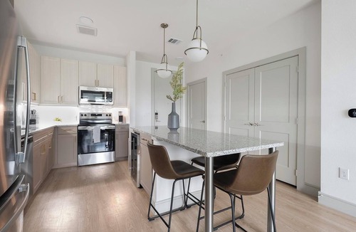 Scofield Farms Apartment | Landing | Amazing 1BD, Gym, Pool