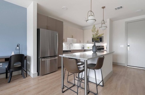 Scofield Farms Apartment | Landing | Amazing 1BD, Gym, Pool