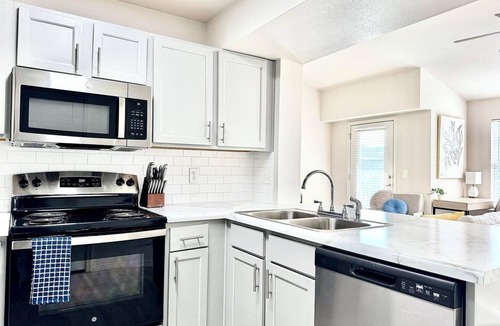 Belton Apartment | Landing | Amazing 1BD, Gym, Pool
