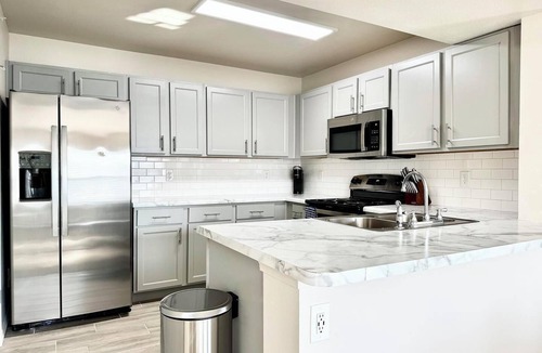 Belton Apartment | Landing | Amazing 1BD, Gym, Pool
