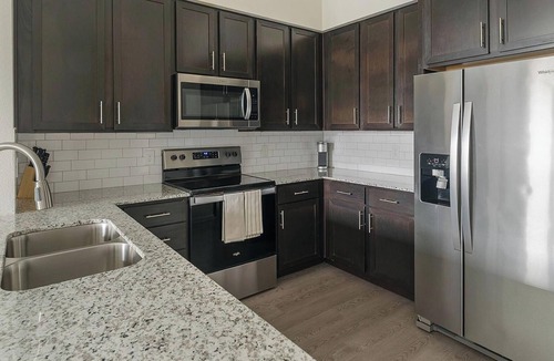 Conroe Apartment | Landing | Amazing 1BD, Gym