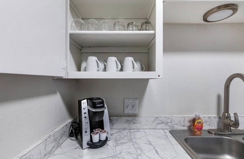 Denton Apartment | Landing | Amazing 1BD, Gym, Courtyard