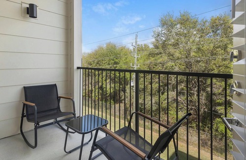 Addicks Apartment | Landing | Amazing 1BD, Gym, Yoga Studio