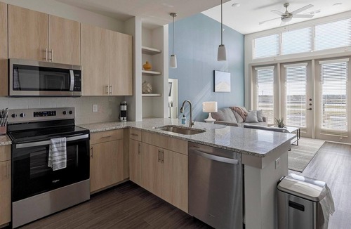 Anna Apartment | Landing | Amazing 1BD, Gym, Yoga Studio