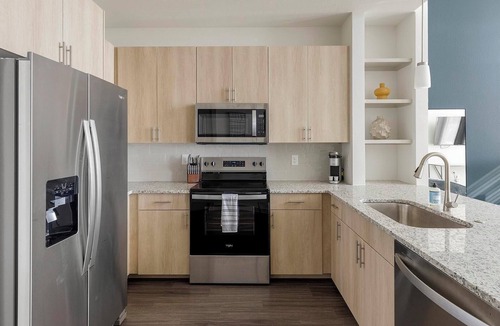 Anna Apartment | Landing | Amazing 1BD, Gym, Yoga Studio