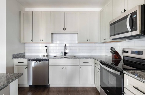 Belville Apartment | Landing | Amazing 1BD in Westport