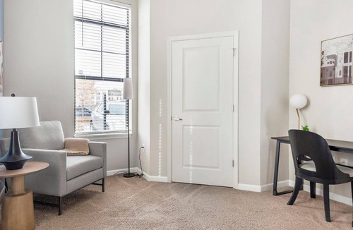 Central West End Apartment | Landing | Amazing 1BD, Pool, Gym