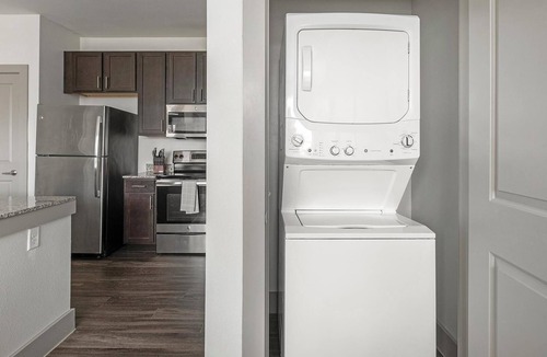 Spring Apartment | Landing | Amazing 1BD, Pool, Clubhouse