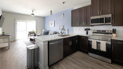 Corinth Apartment | Landing Amazing 1BD Pool Clubhouse