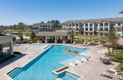 Katy Apartment | Landing | Amazing 1BD, Pool, Courtyard