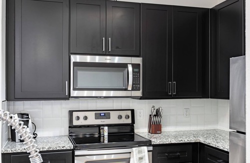 Austin Apartment | Landing | Amazing 1BD, Pool, Courtyard
