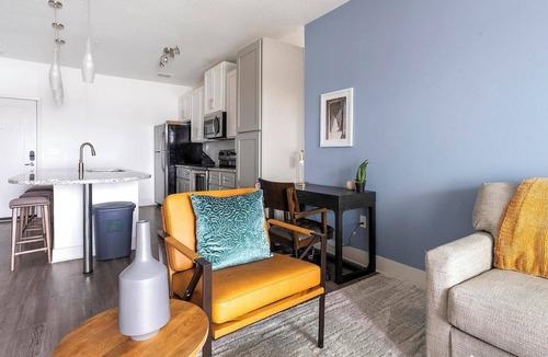 Venice Apartment | Landing | Amazing 1BD, Pool, Clubhouse