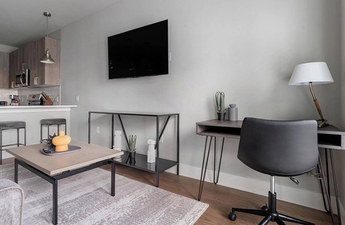 Fort Myers Apartment | Landing | Amazing 1BD, Gym, Pool