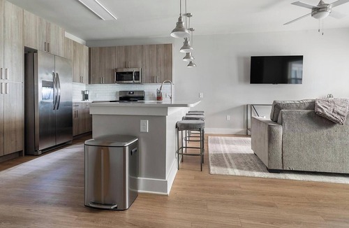 Fort Myers Apartment | Landing | Amazing 1BD, Gym, Pool