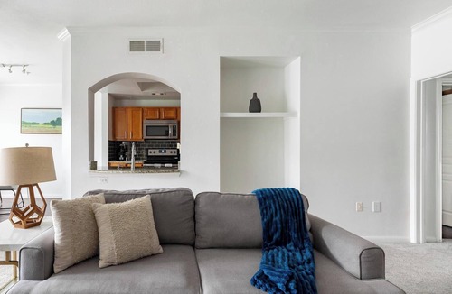 Downtown Fort Worth Apartment | Landing | Amazing 1BD, Gym