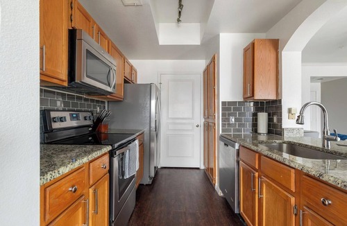 Downtown Fort Worth Apartment | Landing | Amazing 1BD, Gym