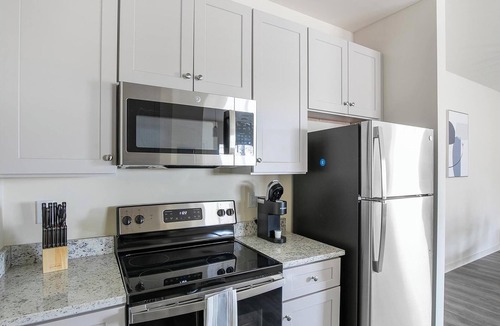 Fort Worth Apartment | Landing | Amazing 1BD in North Fort Worth