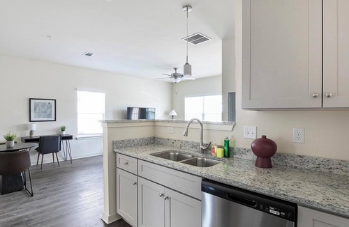 Fort Worth Apartment | Landing | Amazing 1BD in North Fort Worth