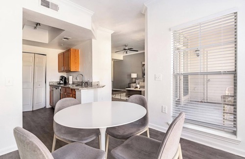 Downtown Fort Worth Apartment | Landing | Amazing 1BD, Gym