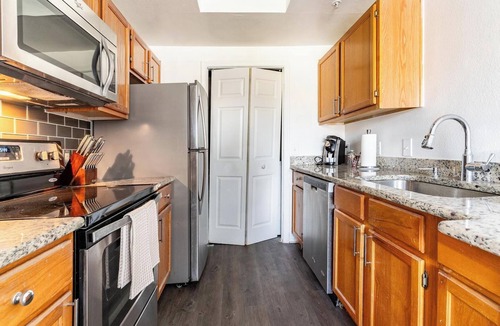 Downtown Fort Worth Apartment | Landing | Amazing 1BD, Gym