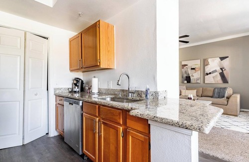 Downtown Fort Worth Apartment | Landing | Amazing 1BD, Gym