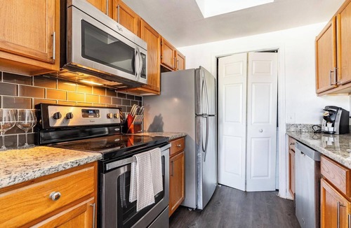 Downtown Fort Worth Apartment | Landing | Amazing 1BD, Gym