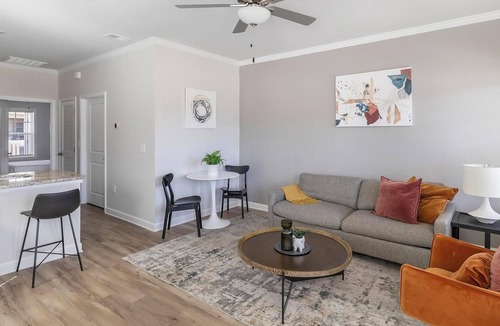 Huntsville Apartment | Landing | Amazing 1BD, Gym, Courtyard