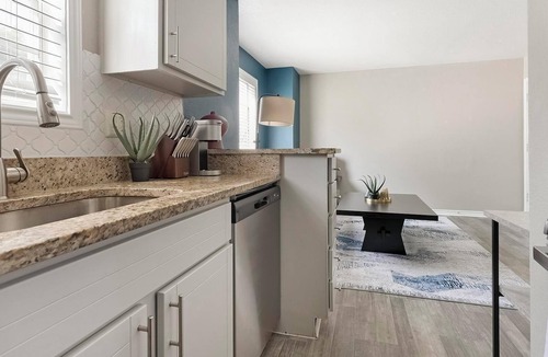 Royal Ridge Apartment | Landing | Amazing 1BD, Gym, Pool