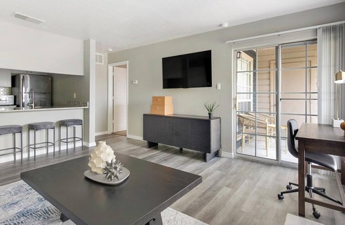 Royal Ridge Apartment | Landing | Amazing 1BD, Clubhouse, Pool