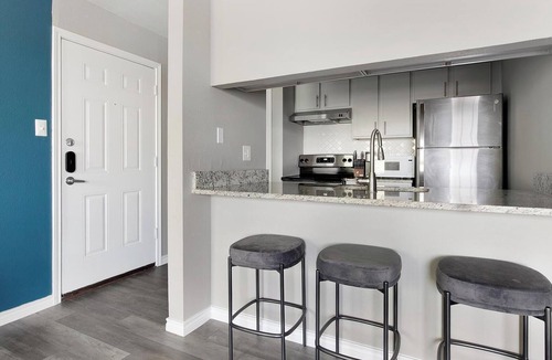 Royal Ridge Apartment | Landing | Amazing 1BD, Clubhouse, Pool