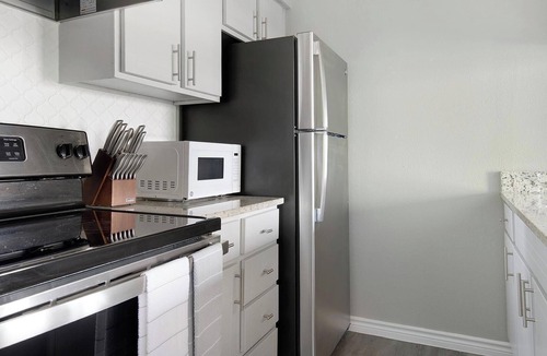 Royal Ridge Apartment | Landing | Amazing 1BD, Clubhouse, Pool