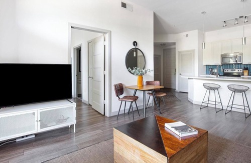 Downtown San Antonio Apartment | Landing | Amazing 1BD, Clubhouse, Gym