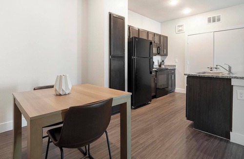 San Antonio Apartment | Landing | Amazing 1BD, Pool, Clubhouse