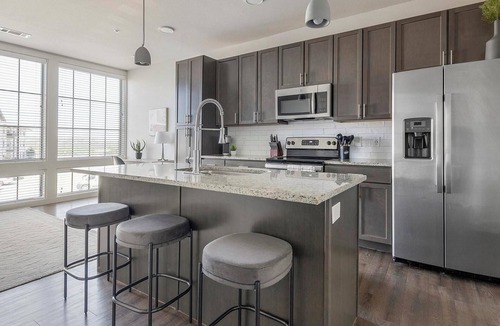 Stone Oak Apartment | Landing | Amazing 1BD, Gym, Clubhouse