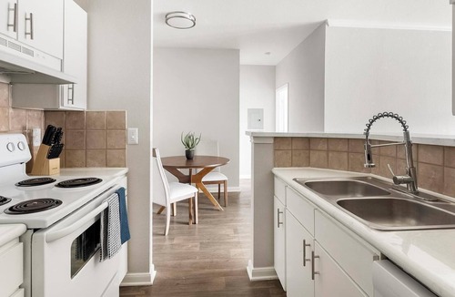 Medical Center District Apartment | Landing | Amazing 1BD, Pool, Clubhouse