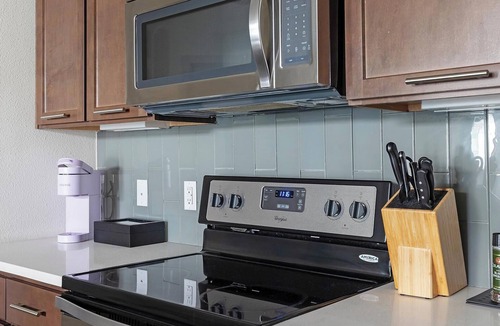 Downtown San Antonio Apartment | Landing | Amazing 1BD, Clubhouse, Gym