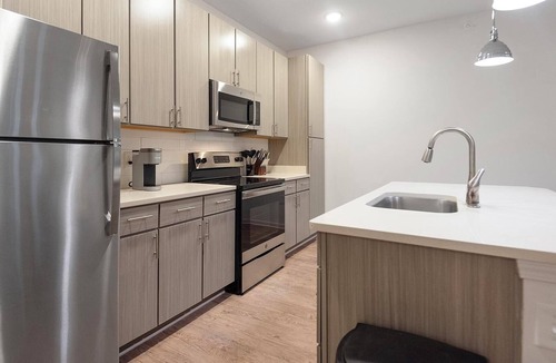 Cordova Apartment | Landing | Amazing 1BD, Yoga Studio, Pool