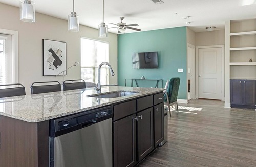 Gruene Apartment | Landing | Amazing 2BD, Gym, Pool