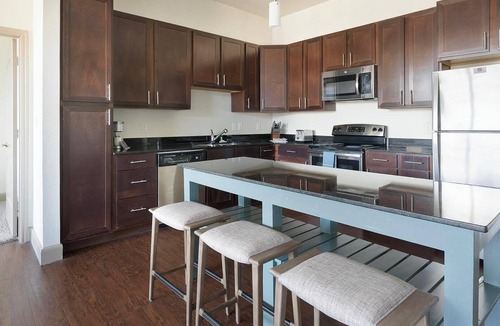 Spring Apartment | Landing | Amazing 2BD, Gym