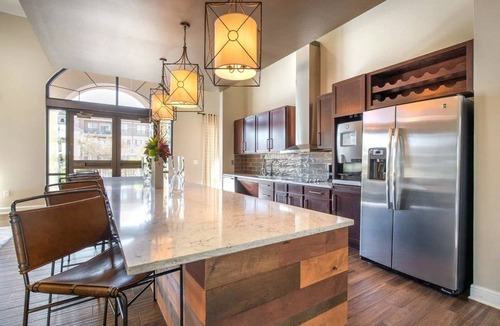 Spring Apartment | Landing | Amazing 2BD, Gym