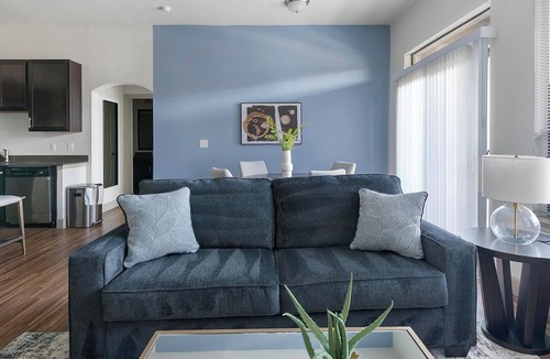 Spring Apartment | Landing | Amazing 2BD, Gym