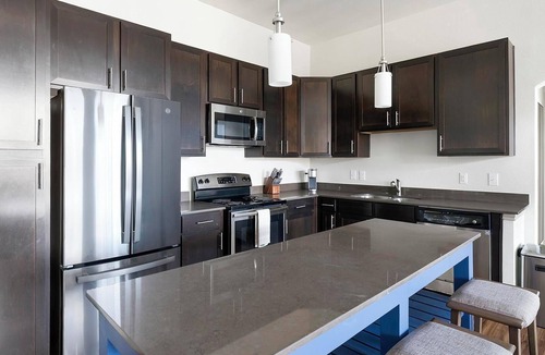 Spring Apartment | Landing | Amazing 2BD, Gym