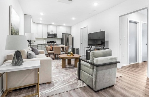Spruce Hill Apartment | Landing | Amazing 2BD, Gym