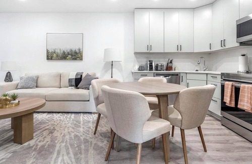 Spruce Hill Apartment | Landing | Amazing 2BD, Gym