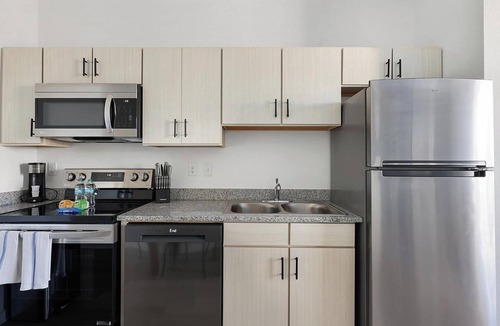 Lakeland Apartment | Landing | Amazing 2BD, Clubhouse, Gym