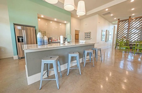 Lockhart Apartment | Landing | Amazing 2BD, Clubhouse, Gym