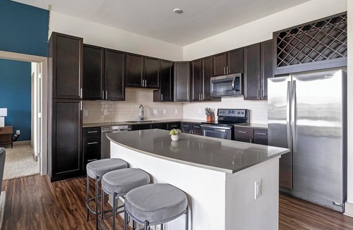 Klein Apartment | Landing | Amazing 2BD, Clubhouse, Gym