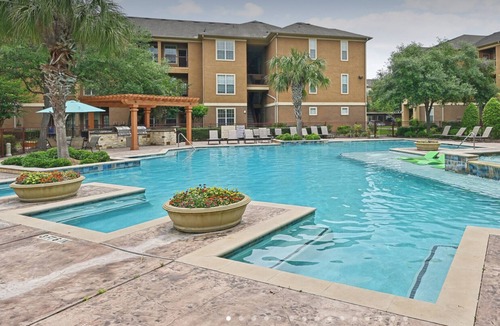 Barker Apartment | Landing | Amazing 2BD, Clubhouse, Gym