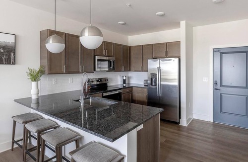 Madison Apartment | Landing | Amazing 2BD, Clubhouse, Pool